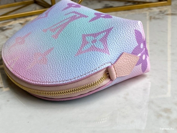 Vuitton COSMETIC Louis POUCH 0422